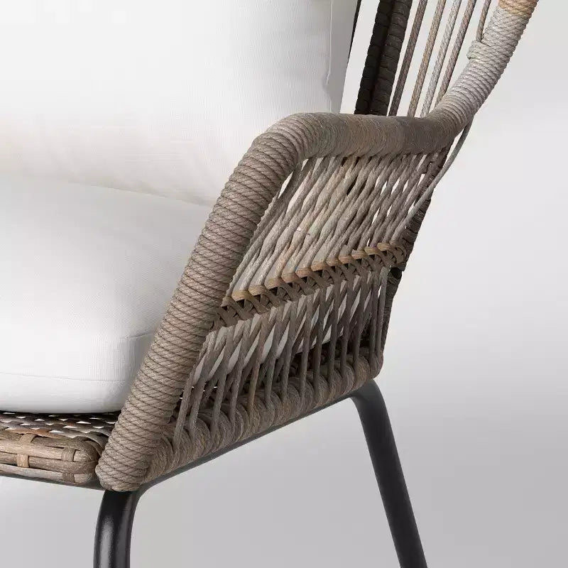 Fauteuil deux places d'extérieur en acier et osier Latigo, résistant à la rouille, gris - Threshold™