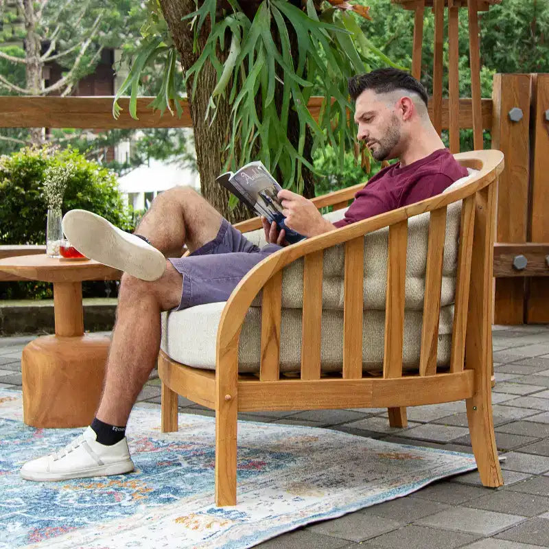Chaise longue d'extérieur en teck Sonoma Lane Graford avec coussin taupe