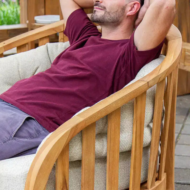 Chaise longue d'extérieur en teck Sonoma Lane Graford avec coussin taupe