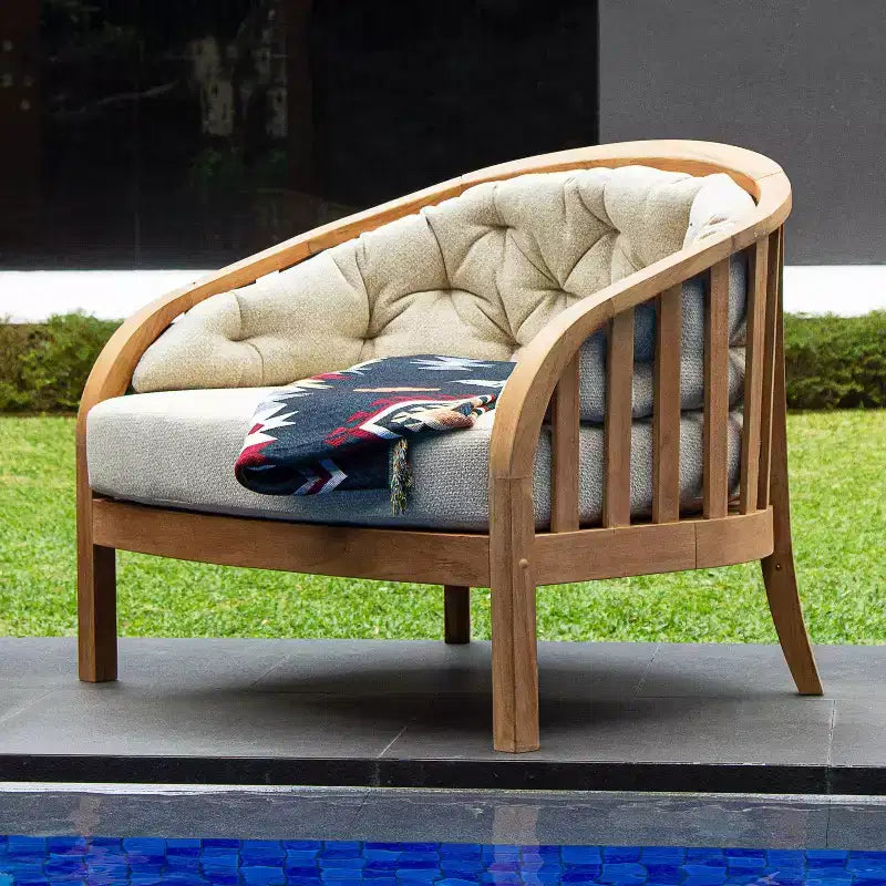 Chaise longue d'extérieur en teck Sonoma Lane Graford avec coussin taupe