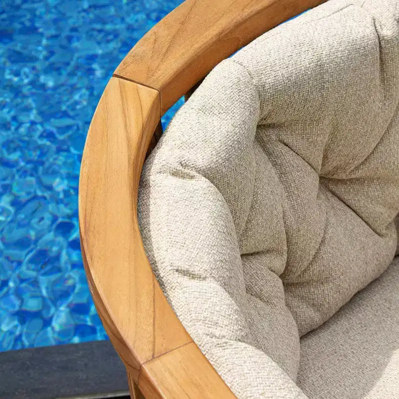 Chaise longue d'extérieur en teck Sonoma Lane Graford avec coussin taupe