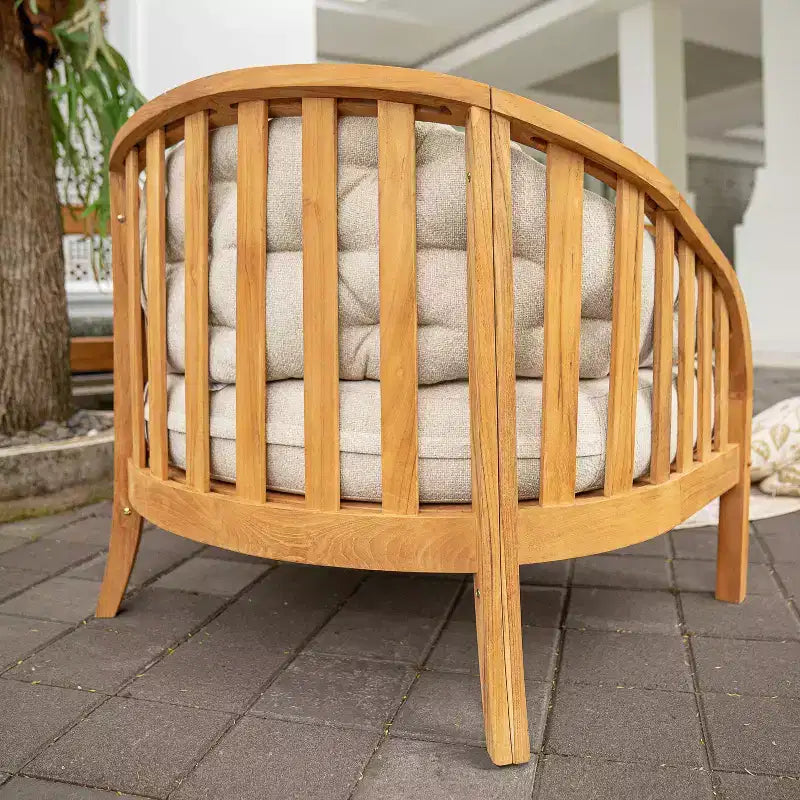 Chaise longue d'extérieur en teck Sonoma Lane Graford avec coussin taupe