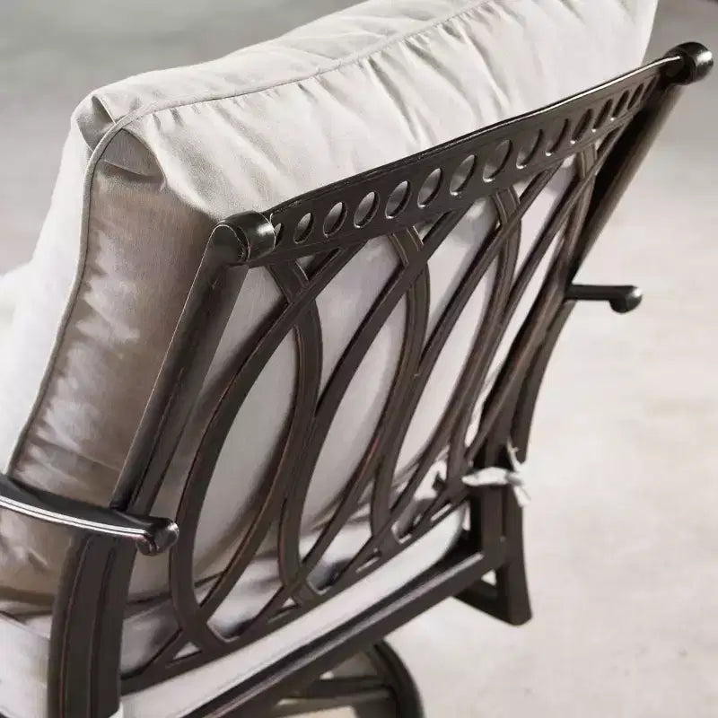Fauteuils de jardin pivotants et berçants en aluminium avec dossier à motif diamant Oakland Living, lot de 2, Or