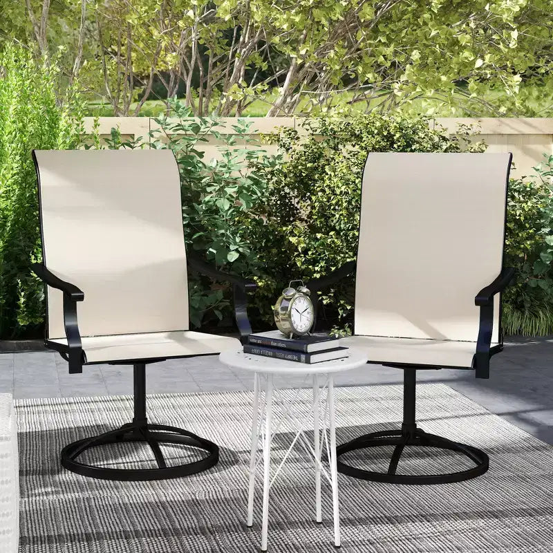 Lot de 2 chaises de patio pivotantes Outsunny, chaises de salle à manger d'extérieur à dossier haut avec tissu maillé résistant aux intempéries et cadre en métal pour jardin, véranda ou patio
