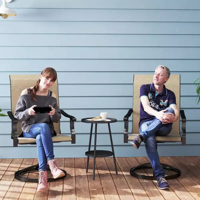Lot de 2 chaises de patio pivotantes Outsunny, chaises de salle à manger d'extérieur à dossier haut avec tissu maillé résistant aux intempéries et cadre en métal pour jardin, véranda ou patio