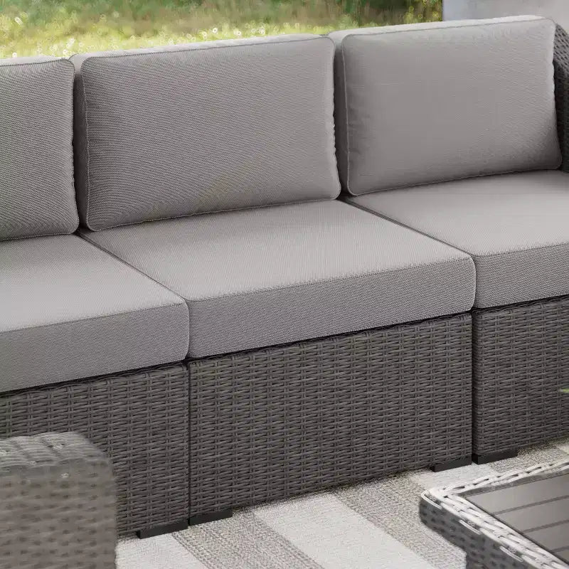 Canapé d'angle modulable central Martha Stewart Bedford pour l'intérieur et l'extérieur en rotin tressé avec coussins tout temps