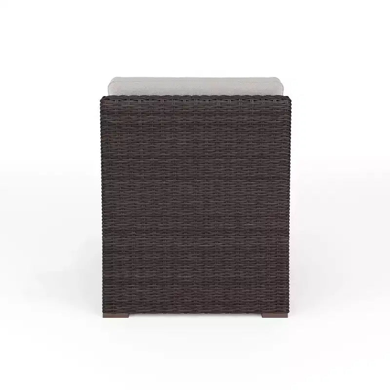Canapé d'angle modulable central Martha Stewart Bedford pour l'intérieur et l'extérieur en rotin tressé avec coussins tout temps