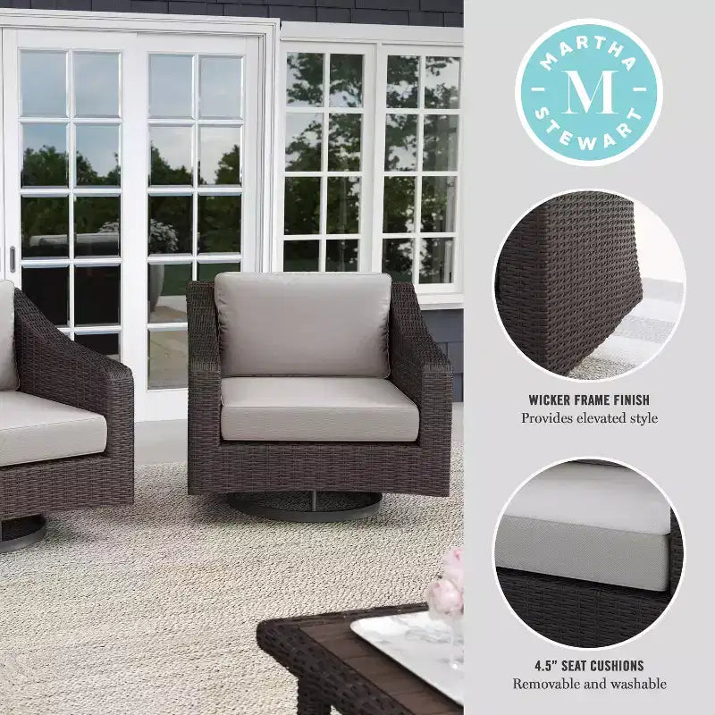 Chaise de patio d'intérieur/extérieur Martha Stewart Bedford (ensemble de 2) en osier de rotin avec pivotement à 360° et coussins toutes saisons