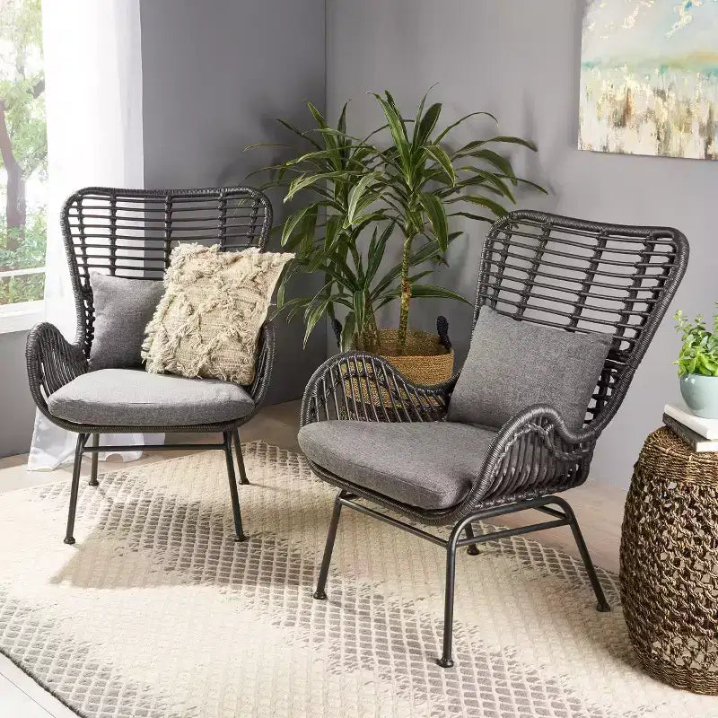 Christopher Knight Home Bechtel Chaises de club d'extérieur en osier tressé avec coussins (Lot de 2)