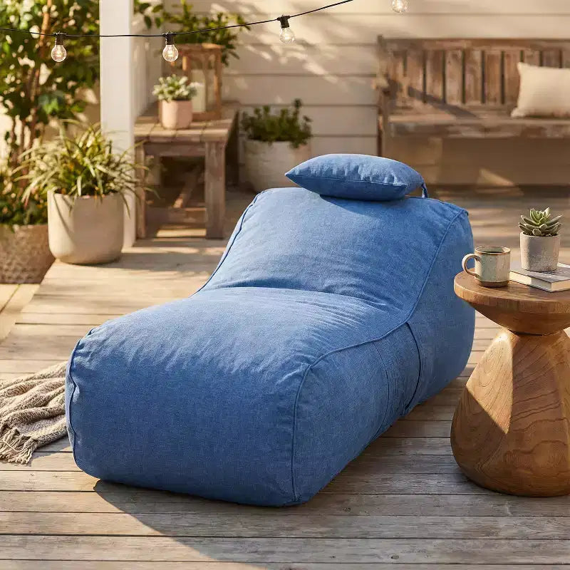 Christopher Knight Home Maeve Fauteuil poire d'extérieur moderne et polyvalent avec oreiller