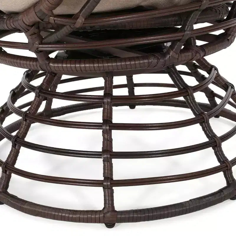 Chaise œuf de patio en osier PE moderne Okak, fauteuils d'appoint en rotin avec rembourrage confortable pour l'extérieur et l'intérieur, chaise d'appoint chic pour porche, arrière-cour et jardin, marron