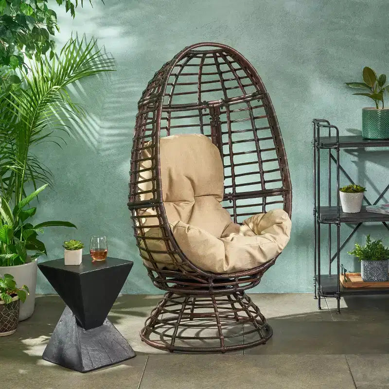 Chaise œuf de patio en osier PE moderne Okak, fauteuils d'appoint en rotin avec rembourrage confortable pour l'extérieur et l'intérieur, chaise d'appoint chic pour porche, arrière-cour et jardin, marron