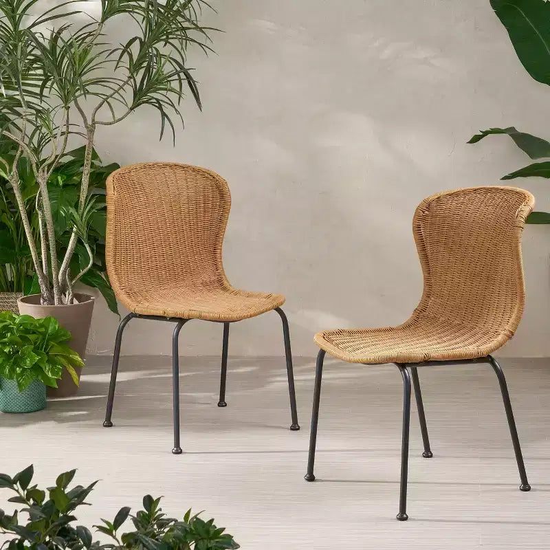 Chaises d'appoint de patio Okak Boho en osier et rotin, lot de 2, chaises de salle à manger d'extérieur avec pieds élégants et patins, sièges de mobilier de patio, naturel/noir