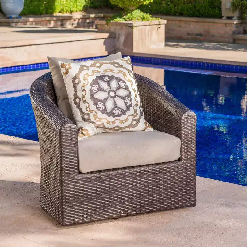 Okak 360 Swivel Patio Accent Chairs,Handwoven wicker Outdoor Club chairs with Aluminum Base&Detachable Cushions,Patio Furniture Seating,Single,Brown
