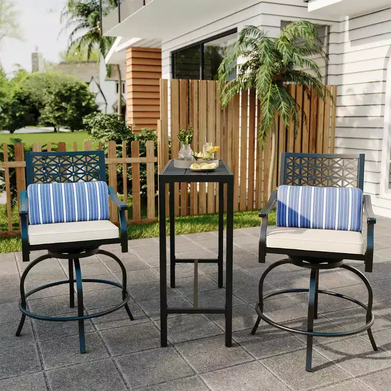Tabourets de bar pivotants d'extérieur hauteur comptoir avec coussin rouge, lot de 2 tabourets de bar de patio avec accoudoirs et dossier, grands tabourets de bar pivotants d'extérieur pour le jardin