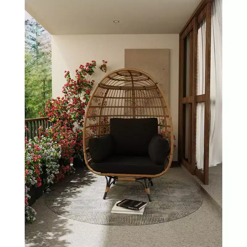 Fauteuil suspendu œuf pivotant 360° surdimensionné pour l'extérieur, chaise longue en rotin en forme d'œuf avec 4 coussins épais, chaises en rotin PE supportant jusqu'à 158 kg