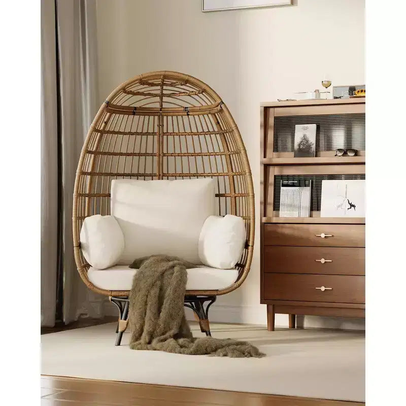 Fauteuil suspendu œuf pivotant 360° surdimensionné pour l'extérieur, chaise longue en rotin en forme d'œuf avec 4 coussins épais, chaises en rotin PE supportant jusqu'à 158 kg