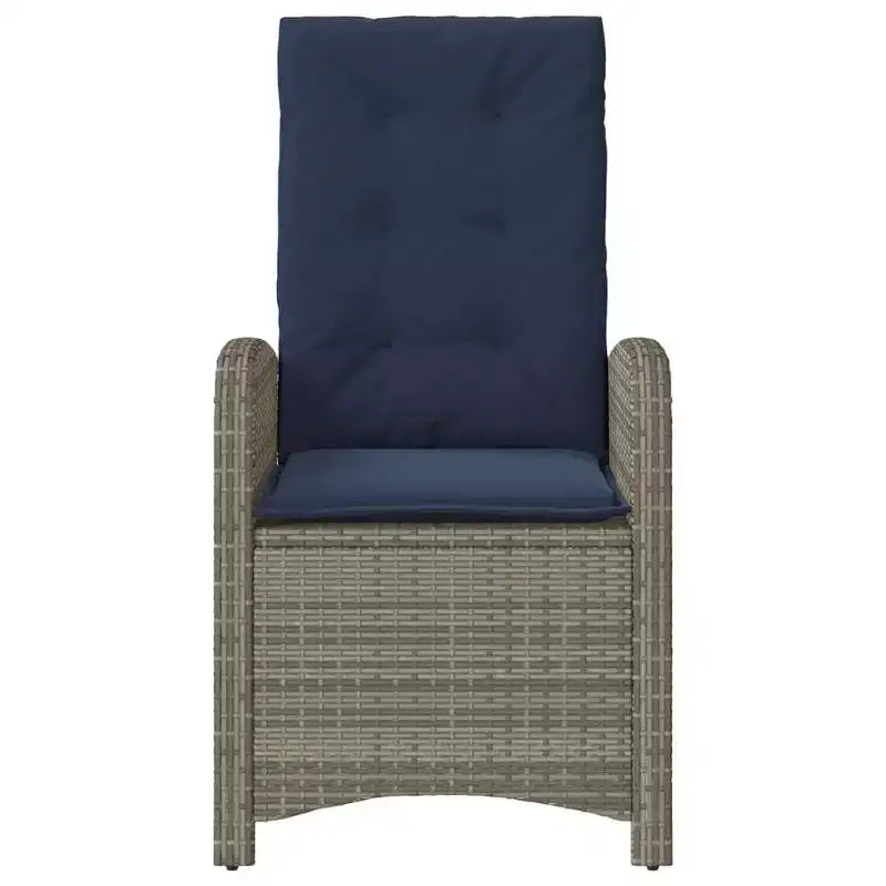 vidaXL Chaise longue de jardin inclinable - Rotin synthétique gris avec coussins bleu marine, dossier réglable pour se détendre dans le jardin/à l'extérieur/sur la terrasse, housses lavables