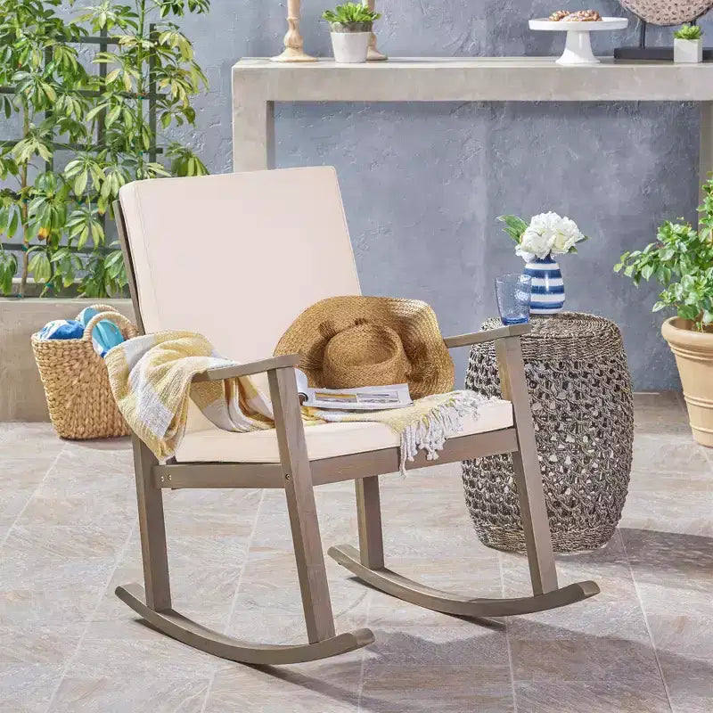 Fauteuil à bascule moderne d'extérieur en bois d'acacia avec coussins Christopher Knight Home Murad