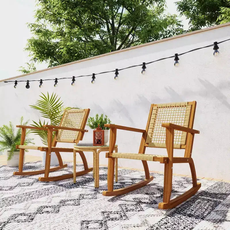 Ensemble de 2 chaises berçantes d'extérieur, chaises berçantes de terrasse en bois d'acacia avec dossier et assise en osier pour le jardin
