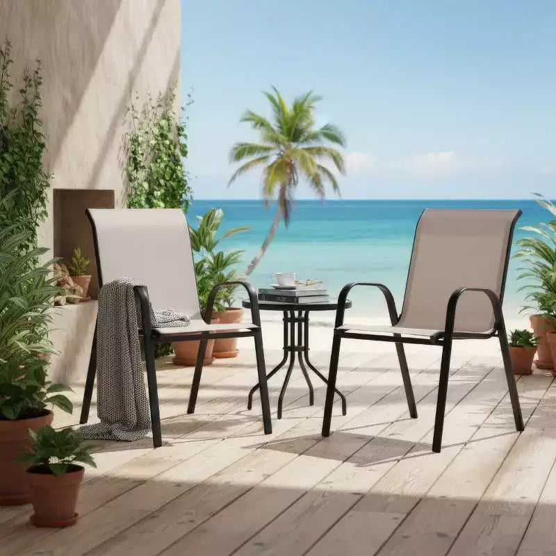 Lot de 2 chaises empilables d'extérieur Royal Hampton, en tissu maillé beige, métal noir