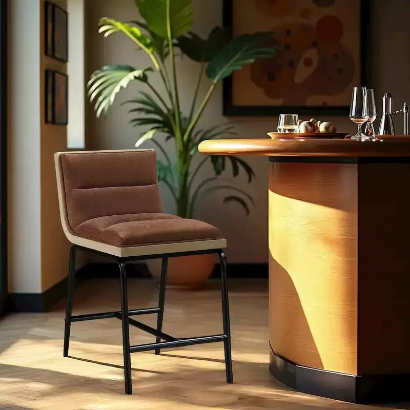 Meridian Furniture, Tabouret de comptoir rembourré en tissu Viceroy, Lot de 2