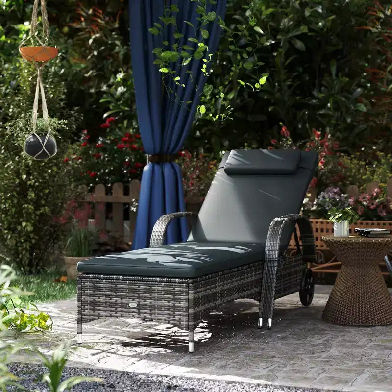 Chaise longue d'extérieur, chaise longue de piscine en rotin à dossier réglable sur 5 niveaux avec roues, coussin et appui-tête