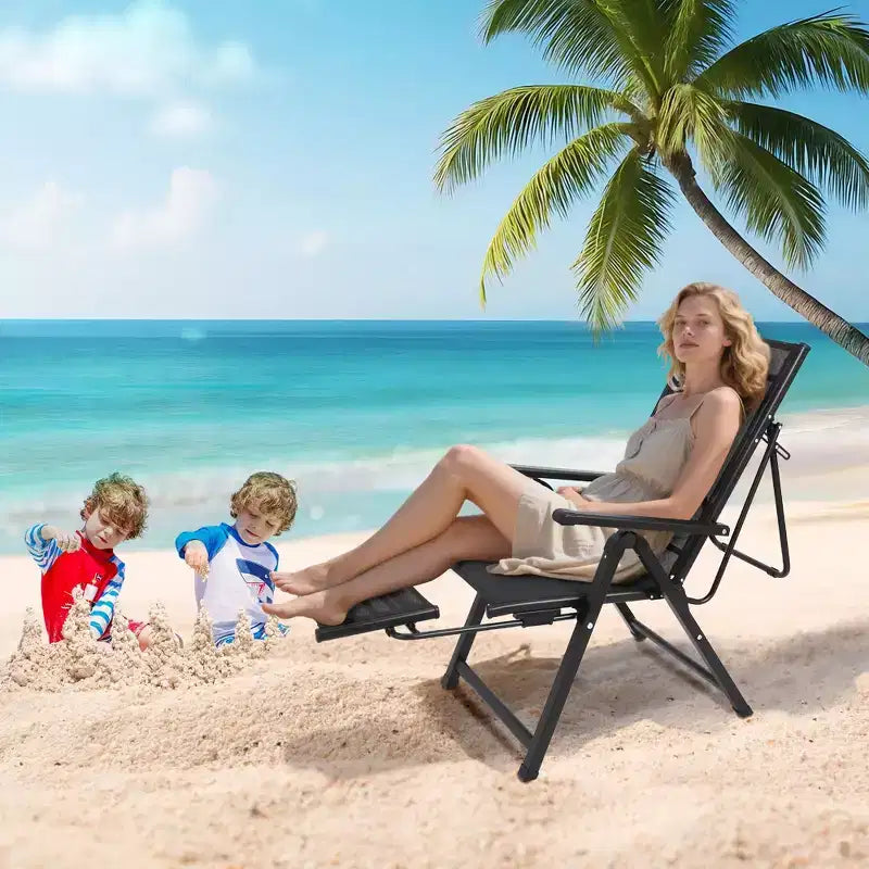 Chaise pliante d'extérieur COZONY avec repose-pieds, transat inclinable réglable sur 10 positions, chaise de camping surdimensionnée en maille textilène, capacité 150 kg