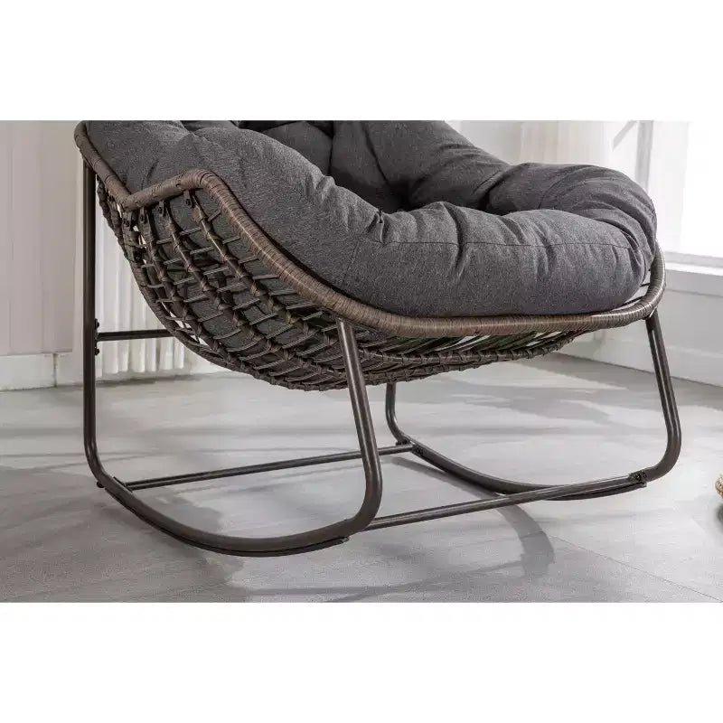 Fauteuils à bascule d'extérieur Okak en rotin avec coussin rembourré, fauteuils inclinables d'extérieur avec cadre métallique robuste, chaises de porche pour jardin, arrière-cour