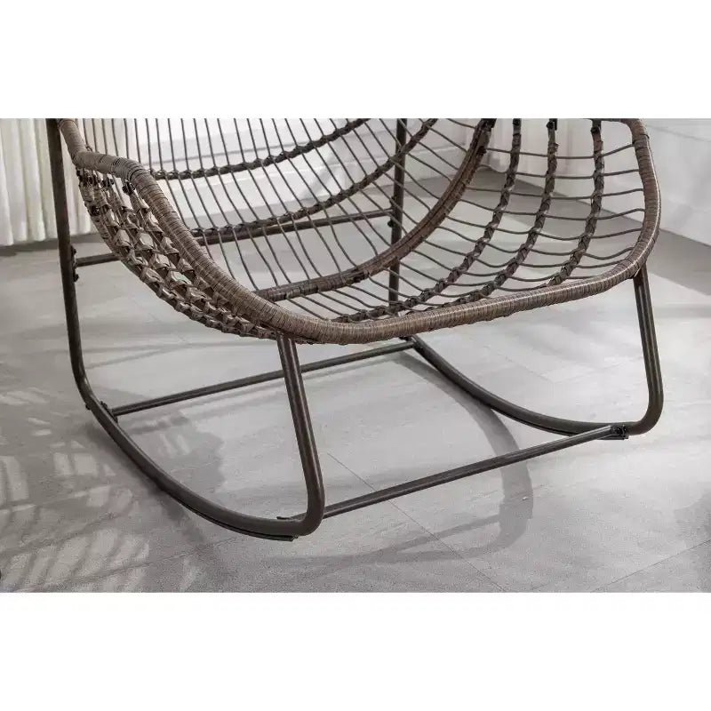 Fauteuils à bascule d'extérieur Okak en rotin avec coussin rembourré, fauteuils inclinables d'extérieur avec cadre métallique robuste, chaises de porche pour jardin, arrière-cour