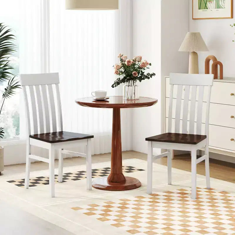 Lot de 2 chaises de salle à manger Costway avec dossier haut à lattes, sièges concaves, pieds en bois d'hévéa