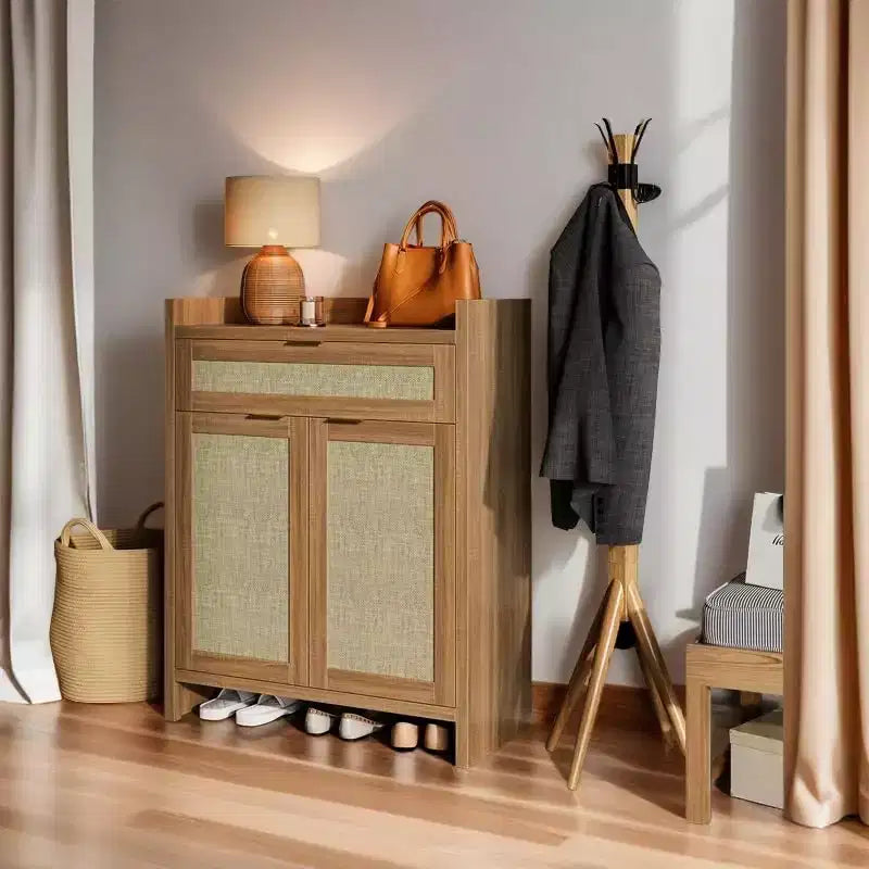 Meuble à chaussures en rotin rustique 32,4 – Organisateur de rangement de style bohème à 5 niveaux avec portes et étagères pour entrée, couloir et placard (finition chêne)