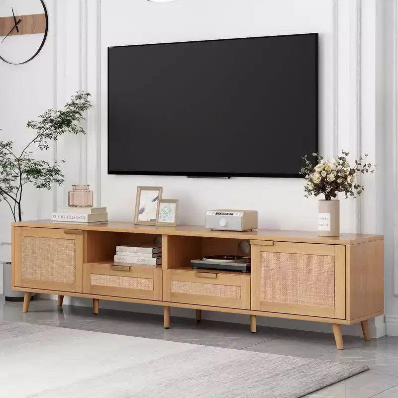 Meuble TV en rotin MAYEERTY pour téléviseurs jusqu'à 85 pouces, console média moderne de style ferme, centre de divertissement avec pieds en bois massif pour salon, beige