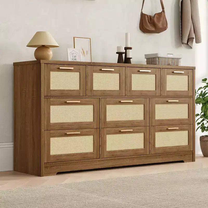 Commode en rotin pour chambre à coucher avec 10 tiroirs, grande commode en bois avec poignées en métal doré, commode large de style bohème pour chambre à coucher ou salon.