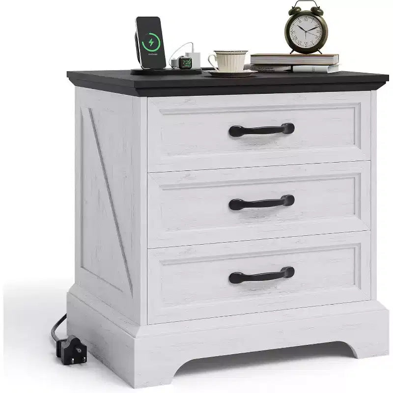 Table de chevet et d'appoint de style rustique de 24 pouces avec station de recharge et 3 grands tiroirs, petit espace, table d'appoint blanche, un paquet
