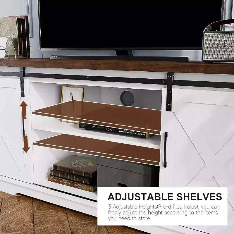 Meuble TV de style rustique pour téléviseurs jusqu'à 65 pouces, meuble de divertissement avec portes coulissantes de grange, armoires de rangement réglables, blanc et marron