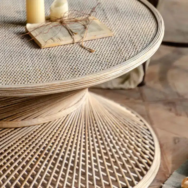 Table basse ronde en rotin naturel EHMKNP – Pièce unique pour salon d'appartement, table d'appoint en rotin pour espace de vie