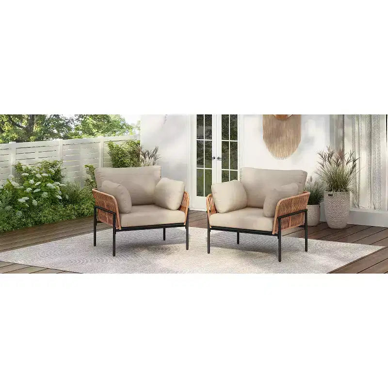 Lot de 2 chaises longues de 91 cm en corde de fer beige et bois clair avec coussins, pour un décor moderne