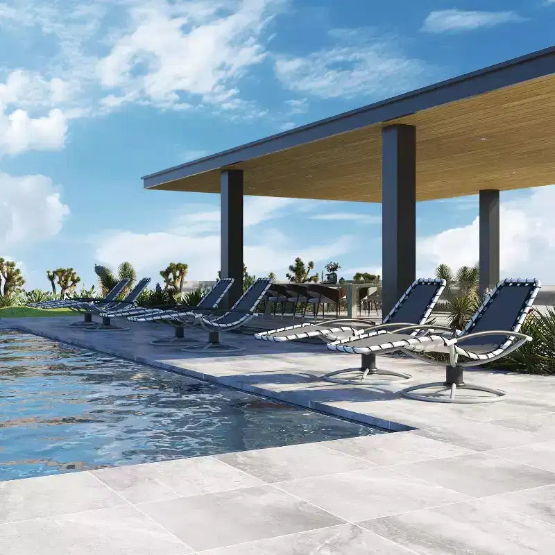 Chaise longue d'extérieur robuste pivotante à 360°, transat de patio résistant aux intempéries avec dossier réglable pour la piscine, le jardin, la pelouse et les bains de soleil