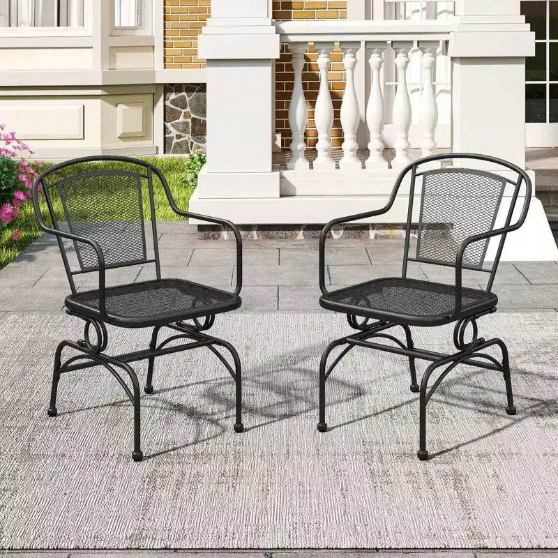Lot de 2 chaises à bascule Costway avec dossier et assise en maille métallique et accoudoirs, mouvement doux.