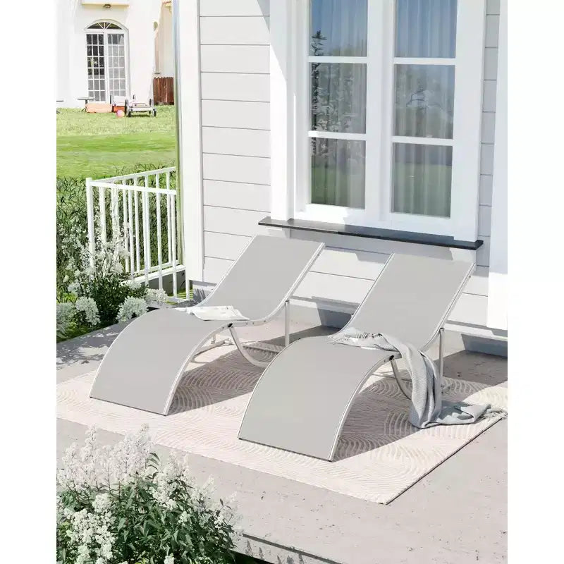 Ensemble de 2 chaises longues ergonomiques en forme de S pour patio - Chaises longues d'extérieur réglables, cadre en aluminium, idéales pour la piscine, la plage, la terrasse, le jardin