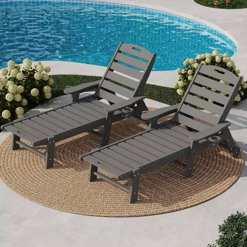Chaise longue d'extérieur, Chaise longue d'extérieur avec roulettes, Dossier réglable sur 5 positions, Chaise longue en PEHD résistante aux intempéries avec porte-gobelet