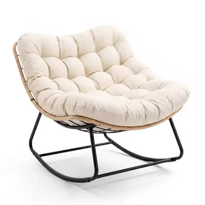 Chaise à bascule d'extérieur avec polaire douce, cadre en acier en rotin et bois d'hévéa, coussin résistant aux UV, poche latérale et capacité de charge de 204 kg pour patio et chambre d'enfant.