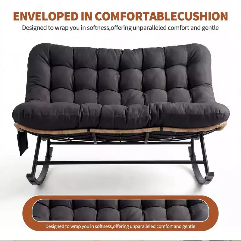 Chaise à bascule d'extérieur avec polaire douce, cadre en acier en rotin et bois d'hévéa, coussin résistant aux UV, poche latérale et capacité de charge de 204 kg pour patio et chambre d'enfant.