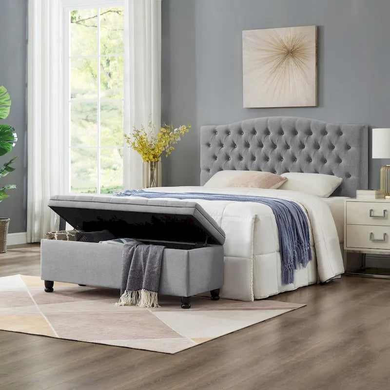 Banc de rangement capitonné en tissu de lin avec pieds fuselés en bois
