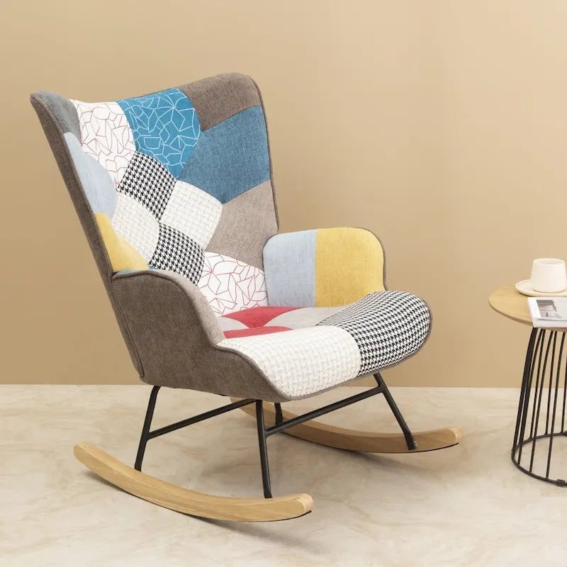 Fauteuil à bascule en tissu Mid-Century avec pieds en bois et lin patchwork