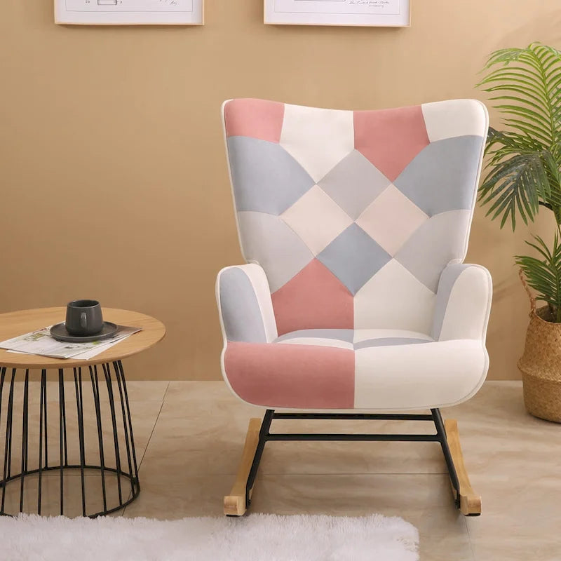 Fauteuil à bascule en tissu Mid-Century avec pieds en bois et lin patchwork