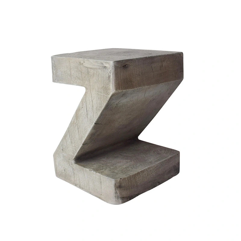 Table d'appoint en béton gris clair moderne au design sculptural