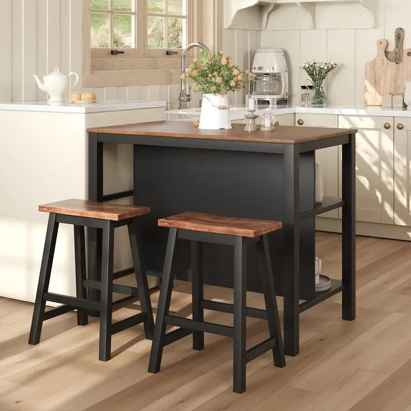 Ensemble îlot de cuisine rustique 3 pièces en bois massif Table de boucher stationnaire de 45 pouces avec deux tabourets et deux étagères ouvertes.