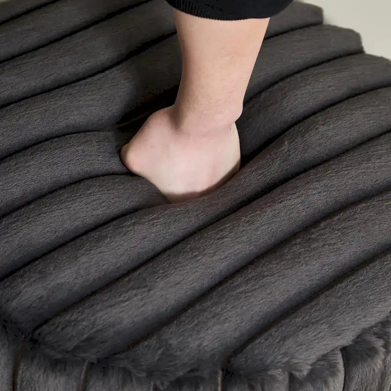 Repose-pieds pouf rond capitonné large 22.05 avec pieds en métal noir